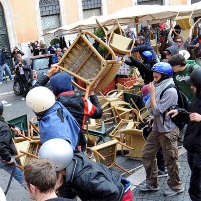 Studentenproteste arten in Rom aus