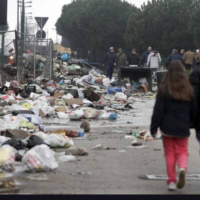 Romantischer Spaziergang im Lichte der Krawalle