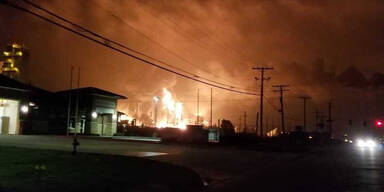 Gewaltige Explosion in Chemiefabrik in Texas