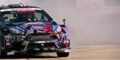 Video: Ken Block l&auml;sst es wieder krachen