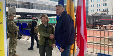 Nehammer in der Ukraine