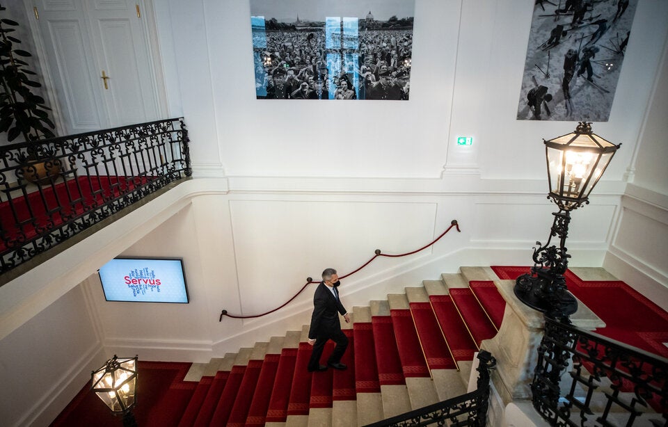 1. Fotos: Nehammer wieder zurück im Bundeskanzleramt