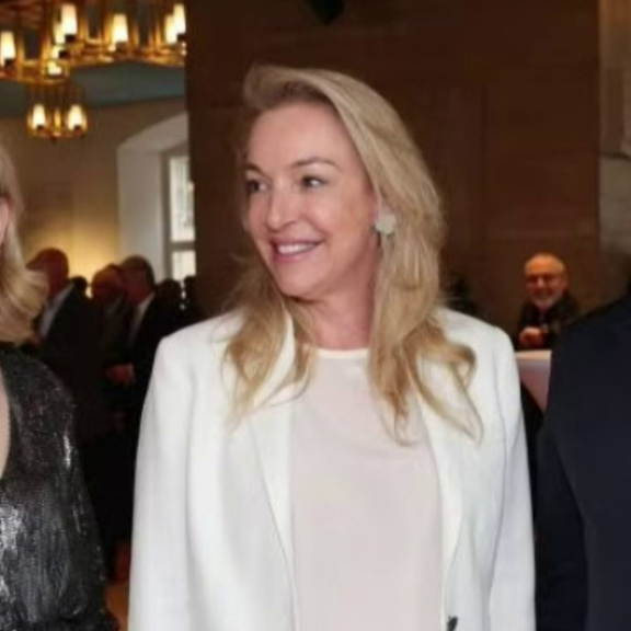 Salzburger Festspiele: NEOS-Reise kostete 15.438 Euro