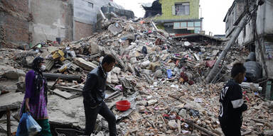 Nepal: Opferzahl steigt auf 2.400