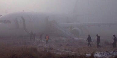 Reifenplatzer: Flugzeug-Crash bei Landung