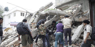 Schweres Erdbeben erschüttert Nepal
