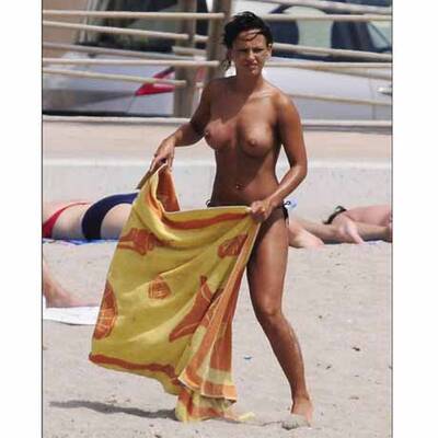 Hier sonnnt sich Ronaldos Ex Nereida