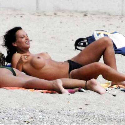 Hier sonnnt sich Ronaldos Ex Nereida