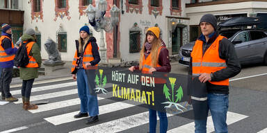 Klima-Protest mitten im Urlauberverkehr