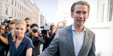 Sebastian Kurz zeigt uns erstmals Sohn Konstantin