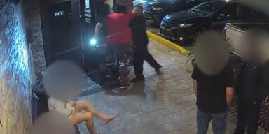 T&uuml;rsteher verhindert Amoklauf auf Stripclub