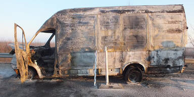 Schlepper sperrten Fl&uuml;chtlinge in brennendes Fahrzeug