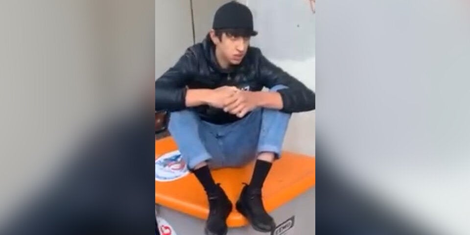 Nach Raub: Polizei sucht dieses Duo