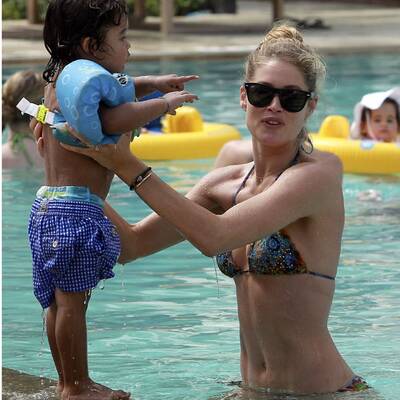 Bikini-Mama: Doutzen Kroes zeigt ihr Sixpack