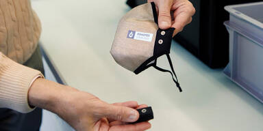 Neuartige Masken zerst&ouml;ren Viren auf Knopfdruck