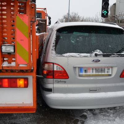  Von Tirol bis ins Burgenland gibt es Verkehrsprobleme. Besonders betroffen von Schnee ist Wien.