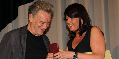 Verdienstzeichen für Gert Voss