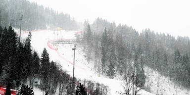 Neuschneekleid bei Eröffnung