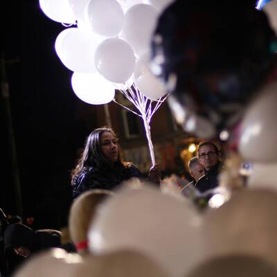 Tausende bei Newtown-Gedenkfeiern