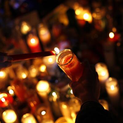 Tausende bei Newtown-Gedenkfeiern
