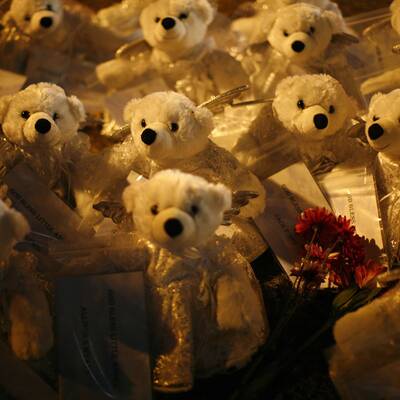 Tausende bei Newtown-Gedenkfeiern