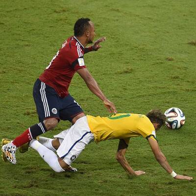 Brutalo-Foul an Neymar