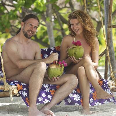 Adam sucht Eva: Julia und Karina werben um Raphaels Gunst