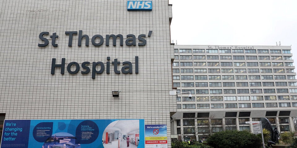 Ärzte in England: 'Es ist wie ein Tsunami'