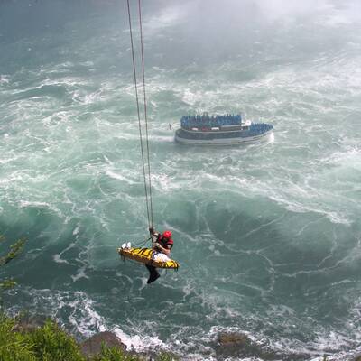 Mann springt Niagarafälle hinunter - 55 Meter tief