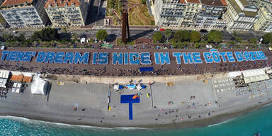 Firmenchef spendierte 6.400 Mitarbeitern Urlaub