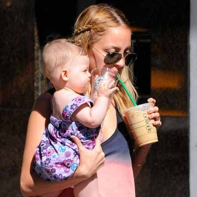 Das ist Nicoles Richies süßes Baby!