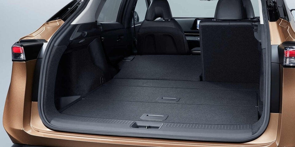 Nissan greift mit E-Crossover Ariya an