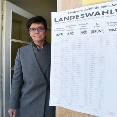 Die Grüne Spitzenkandidatin Madeleine Petrovic bei der Stimmabgabe in Gloggnitz