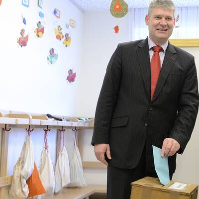 Die Grüne Spitzenkandidatin Madeleine Petrovic bei der Stimmabgabe in Gloggnitz