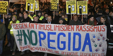 Pegida-Demo von Linken gestoppt