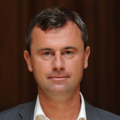 Team Stronach, 12. Jessi Lintl