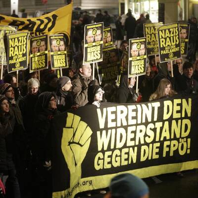 2.000 Polizisten im Ball-Einsatz