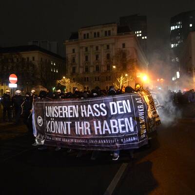 2.000 Polizisten im Ball-Einsatz