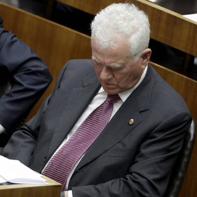 Frank Stronachs erster Tag im NR