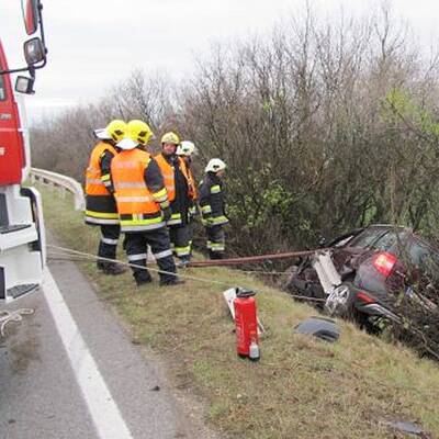Lenker von Leitschiene gepfählt