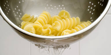 So falsch haben wir Nudeln bisher abgegossen