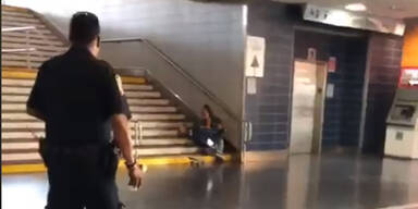 Netz flippt aus: NY-Police singt Obdachloser "Happy Birthday"