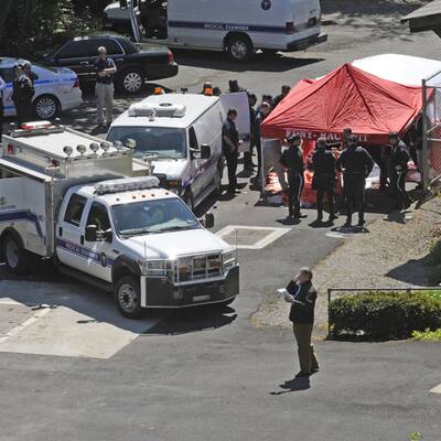 Auto stürzt von Höhenstraße