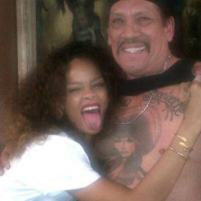 Rihanna im Tattoo-Laden