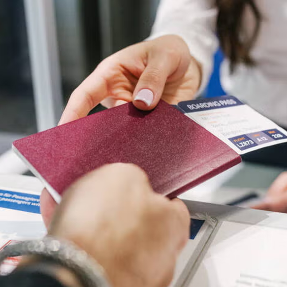 Flug-Hammer: Erste Airline schafft Bordkarten komplett ab