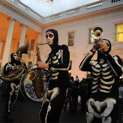 Obamas feiern mit 2.000 Kindern Halloween