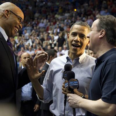 Obama und Cameron beim College Basketball
