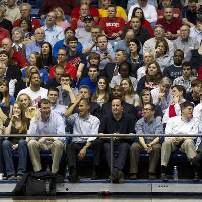 Obama und Cameron beim College Basketball