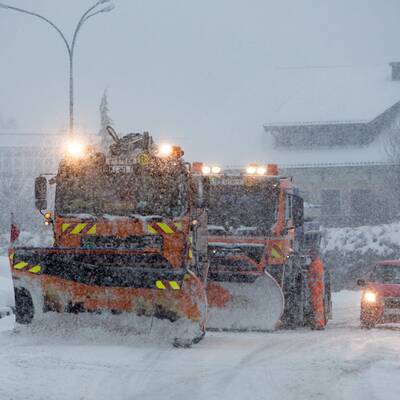 Wintereinbruch: Chaos auf den Straßen