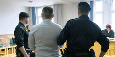 Schl&auml;gerei endet mit Messerstich